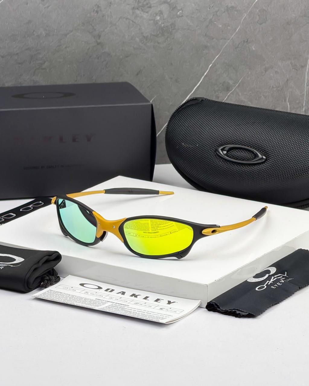Oakley Juliet
