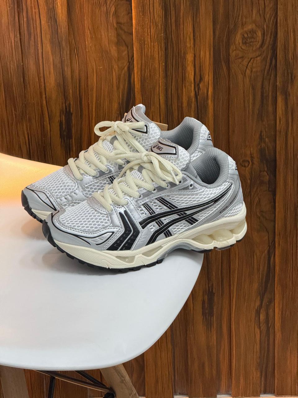 ASICS ASICS