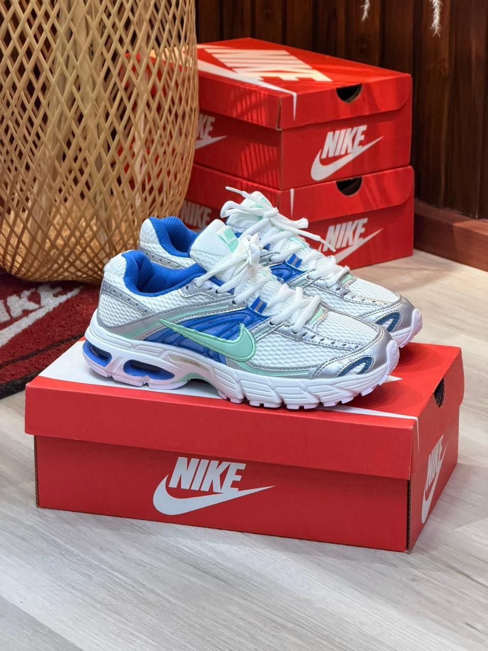Nike Tailwind