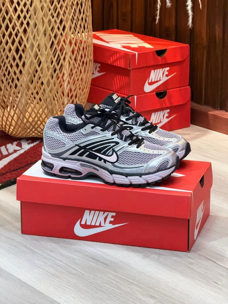 Nike Tailwind