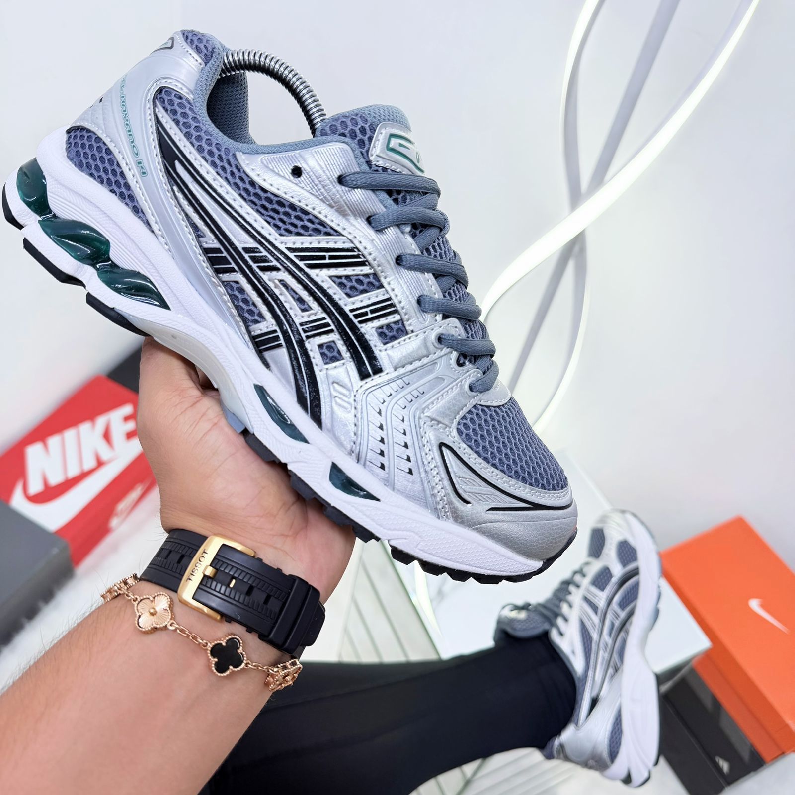 ASICS Gel-Kayano 14