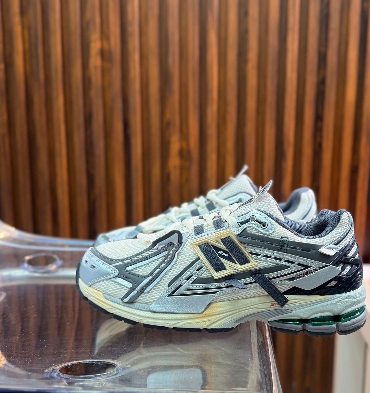 New Balance 1906R