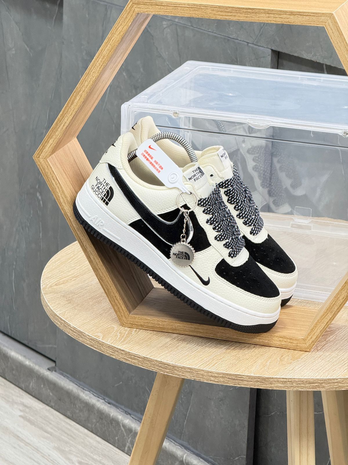 Nike Air Force 1